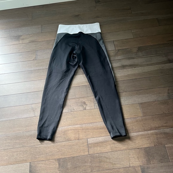 Adidas black white and grey yoga pants - Picture 2 of 2